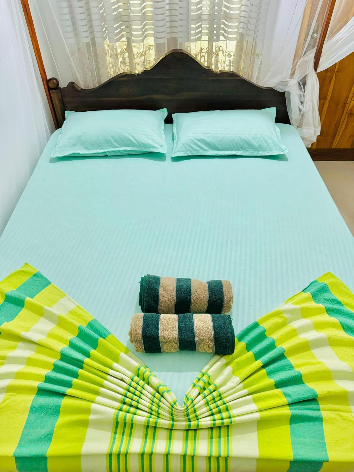 Nethmi Homestay & Restaurant Тангалле Номер фото