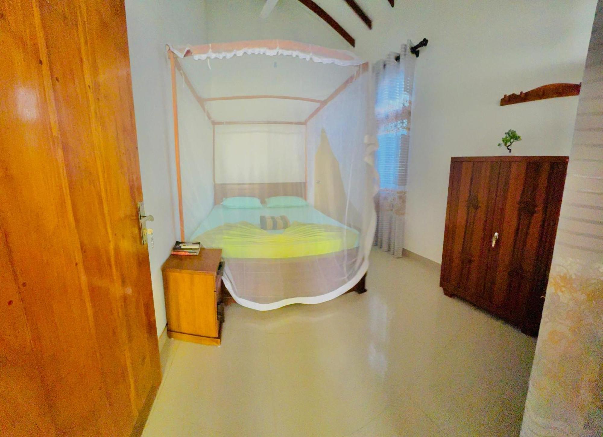 Nethmi Homestay & Restaurant Тангалле Номер фото